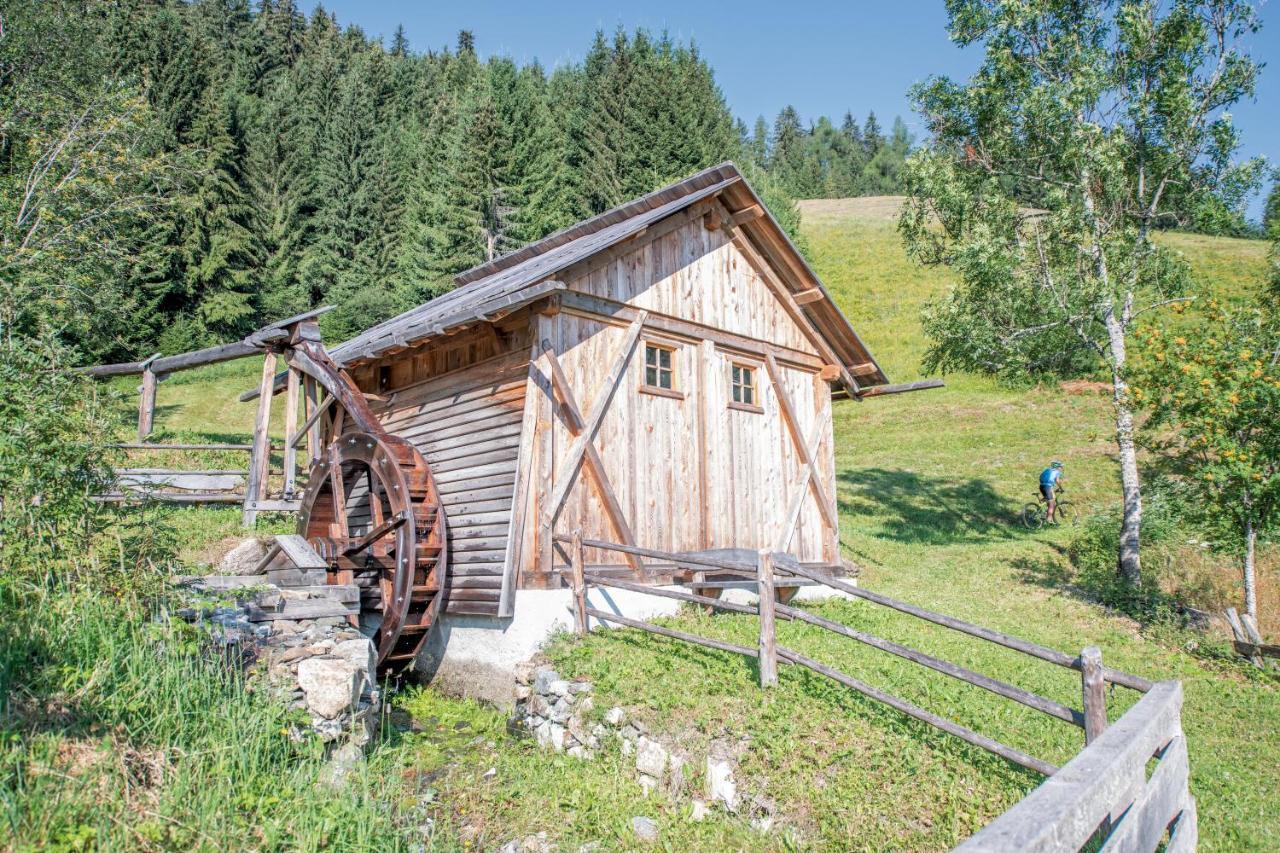 Silentium Dolomites Chalet Since 1600 Монгуэльфо Экстерьер фото