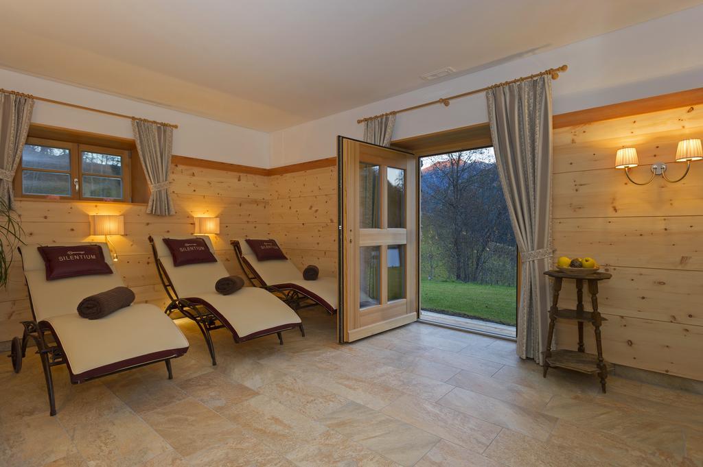 Silentium Dolomites Chalet Since 1600 Монгуэльфо Экстерьер фото
